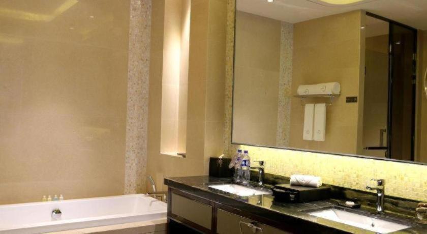 Beijing Grand Skylight International Hotel Exterior photo