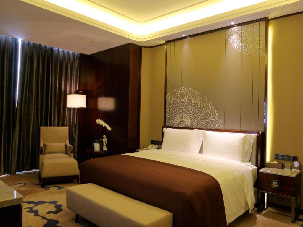 Beijing Grand Skylight International Hotel Exterior photo