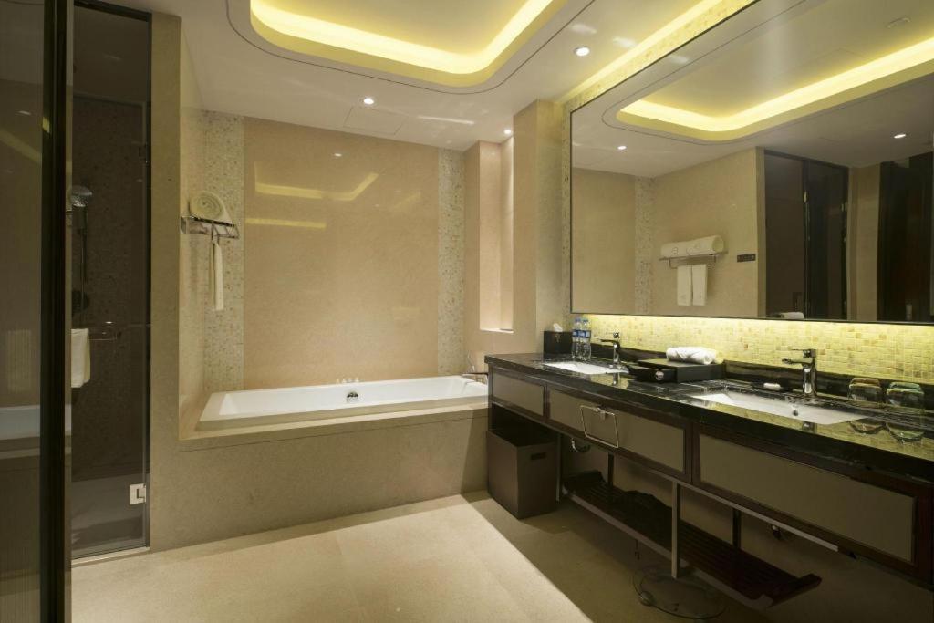 Beijing Grand Skylight International Hotel Exterior photo